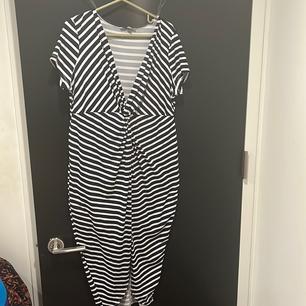 Navy blue and white strip dress plus size (NEW) 1x